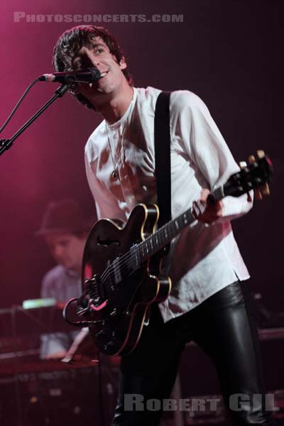 MILES KANE - 2011-11-05 - PARIS - La Cigale - 